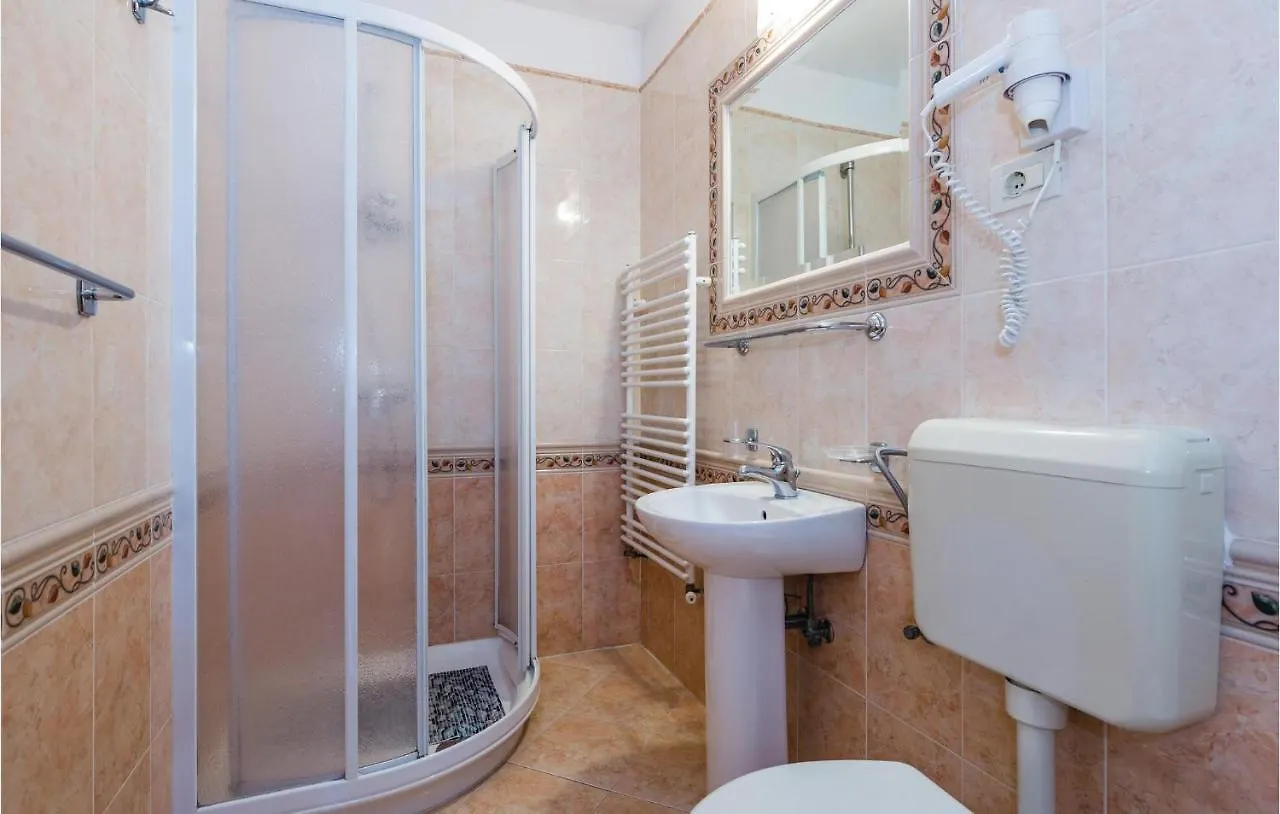 1 Bedroom Beautiful Apartment In Moscenicka Draga