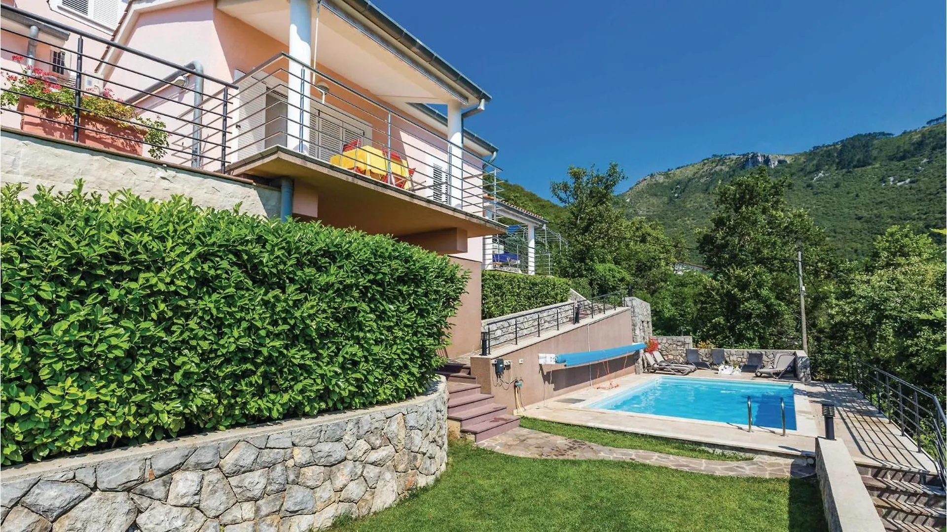 1 Bedroom Beautiful Apartment In Moscenicka Draga